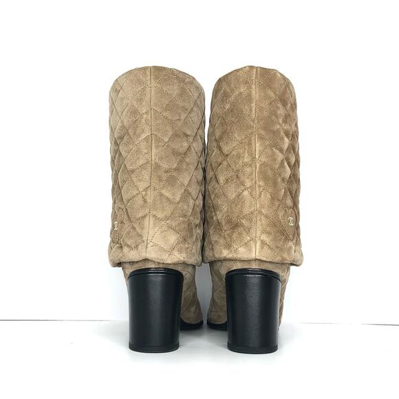 Chanel Quilted Foldover CC Clover Suede Cap Toe Pull On Boots 39 - Picture 5 of 11